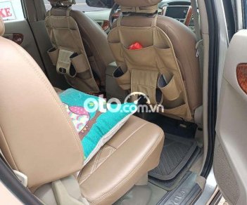 Toyota Innova 2.0E 2015 - Bán xe Toyota Innova 2.0E sản xuất năm 2015, màu bạc