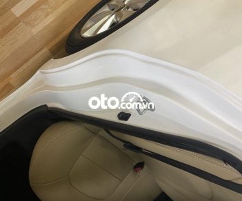 Kia Rio  AT  2016 - Bán Kia Rio AT sản xuất 2016, màu trắng, xe nhập số tự động