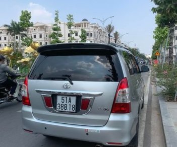 Toyota Innova 2.0V 2012 - Bán ô tô Toyota Innova 2.0V năm 2012, màu bạc, giá chỉ 380 triệu