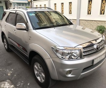 Toyota Fortuner 2010 - Cần bán xe Fortuner 2010 số sàn, máy dầu, màu bạc