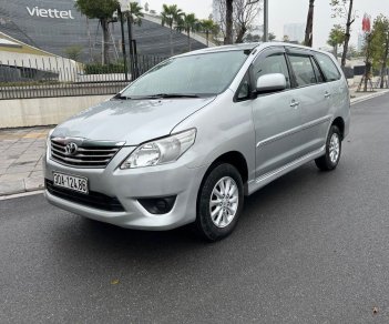 Toyota Innova   2.0E   2013 - Bán xe Toyota Innova 2.0E sản xuất năm 2013, màu bạc