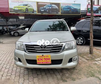 Toyota Hilux MT 2012 - Bán Toyota Hilux MT sản xuất năm 2012, màu bạc giá cạnh tranh