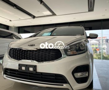 Kia Rondo   2.0 GAT  2022 - Bán Kia Rondo 2.0 GAT năm sản xuất 2022, màu trắng, giá tốt