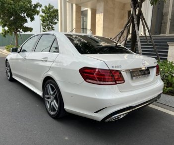 Mercedes-Benz E250  AMG  2015 - Bán Mercedes E250 AMG năm sản xuất 2015, màu trắng, xe nhập ít sử dụng