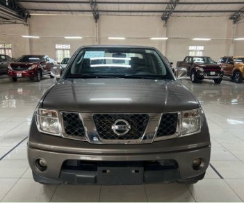 Nissan Navara     LE 2014 - Cần bán gấp Nissan Navara LE sản xuất 2014, màu xám, xe nhập  