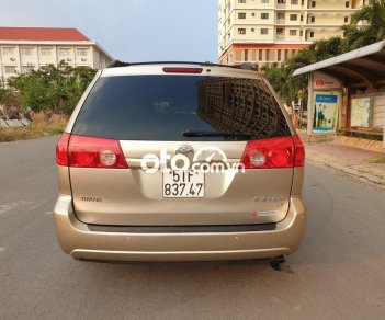 Toyota Sienna 2007 - Bán Toyota Sienna sản xuất năm 2007, màu ghi vàng, còn mới