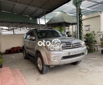 Toyota Fortuner   2.5G  2010 - Bán ô tô Toyota Fortuner 2.5G năm sản xuất 2010, màu bạc số sàn