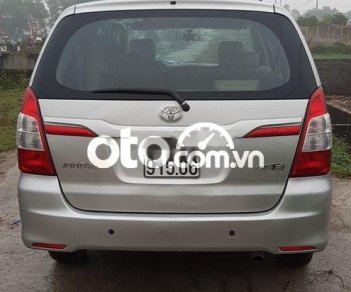 Toyota Innova 2.0G 2015 - Bán ô tô Toyota Innova 2.0G sản xuất năm 2015, màu bạc, nhập khẩu nguyên chiếc chính chủ