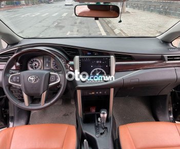 Toyota Innova 2.0 Venturer AT 2018 - Cần bán gấp Toyota Innova 2.0 Venturer AT sản xuất 2018, màu đen