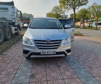 Toyota Innova 2015 - Bán xe Toyota Innova 2.0E MT năm 2015, màu bạc, 1 siêu phẩm bền bỉ thần thánh không dịch vụ 1 ngày