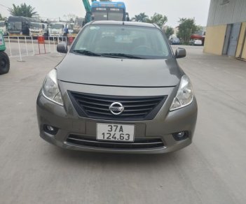 Nissan Sunny 2013 - Cần bán Nissan Sunny sản xuất 2013, màu xám, 212 triệu