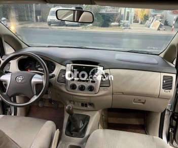 Toyota Innova   E  2014 - Bán Toyota Innova 2.0E năm 2014, màu bạc