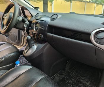 Mazda 2   S   2011 - Cần bán gấp Mazda 2 S năm sản xuất 2011, màu trắng, giá 262tr