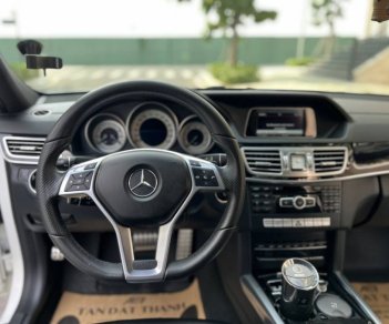 Mercedes-Benz E250  AMG  2015 - Bán Mercedes E250 AMG năm sản xuất 2015, màu trắng, xe nhập ít sử dụng