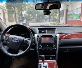 Toyota Camry 2014 - Cần bán Toyota Camry 2.5Q đăng ký 2014 giá tốt