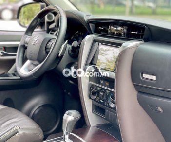 Toyota Fortuner 4x2 AT 2019 - Cần bán lại xe Toyota Fortuner 4x2 AT sản xuất 2019, màu đen giá cạnh tranh