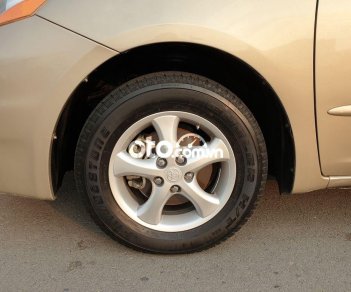 Toyota Sienna 2007 - Bán Toyota Sienna sản xuất năm 2007, màu ghi vàng, còn mới