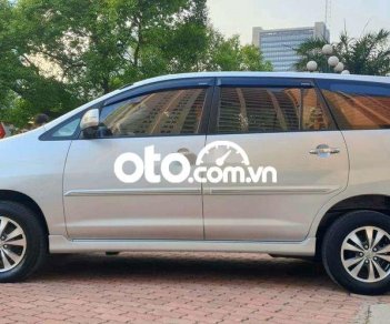 Toyota Innova   E  2015 - Cần bán Toyota Innova E sản xuất 2015, màu bạc, 380 triệu