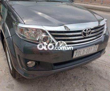 Toyota Fortuner V 2012 - Bán Toyota Fortuner V năm 2012, màu xám, 480tr