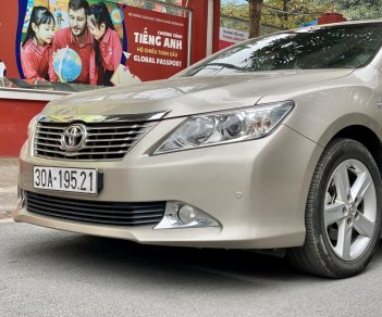 Toyota Camry 2014 - Cần bán Toyota Camry 2.5Q đăng ký 2014 giá tốt