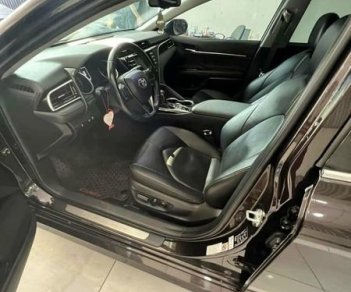 Toyota Camry 2019 - Bán ô tô Toyota Camry 2.0G sản xuất 2019, màu đen