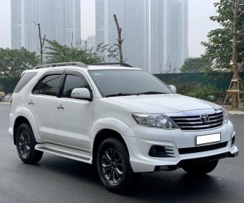 Toyota Fortuner 2015 - Bán gấpToyota Fortuner 2.7 Sportivo 4x2 AT, màu trắng, động cơ hộp số nguyên bản, giấy tờ đầy đủ, giá cạnh tranh