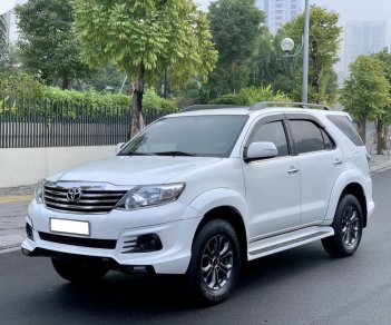 Toyota Fortuner 2015 - Bán gấpToyota Fortuner 2.7 Sportivo 4x2 AT, màu trắng, động cơ hộp số nguyên bản, giấy tờ đầy đủ, giá cạnh tranh