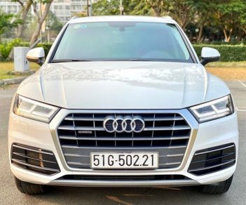 Audi Q5 2017 - Cần bán gấp Audi Q5 2.0TFSI Quattro sản xuất 2017, màu trắng, siêu lướt, siêu hiếm