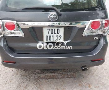 Toyota Fortuner V 2012 - Bán Toyota Fortuner V năm 2012, màu xám, 480tr