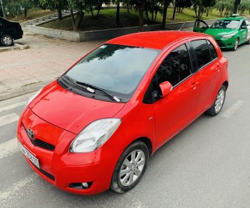 Toyota Yaris 2011 - Bán xe Toyota Yaris 1.5 AT nhập Thái màu đỏ, năm sản xuất 2011, xe gia đình sử dụng giữ gìn còn rất mới