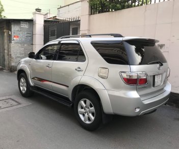 Toyota Fortuner 2010 - Cần bán xe Fortuner 2010 số sàn, máy dầu, màu bạc