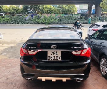 Hyundai Sonata 2010 - Bán Hyundai Sonata 2.0 năm sản xuất 2010 màu đen huyền bí, nhập Hàn trang bị full option