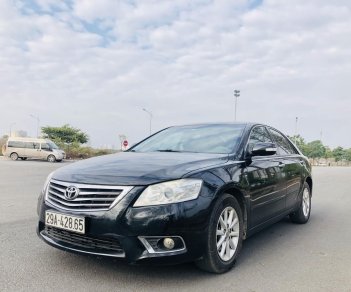 Toyota Camry 2.4G 2011 - Cần bán xe Toyota Camry 2.4G sản xuất 2011, giá chỉ 505 triệu, option miên man, tặng bảo dưỡng 1 năm