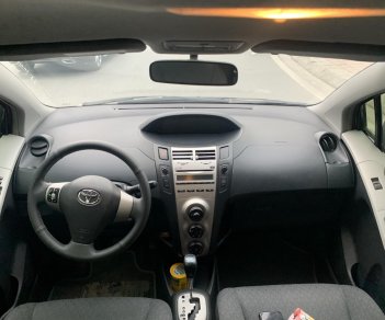 Toyota Yaris 2011 - Bán xe Toyota Yaris 1.5 AT nhập Thái màu đỏ, năm sản xuất 2011, xe gia đình sử dụng giữ gìn còn rất mới