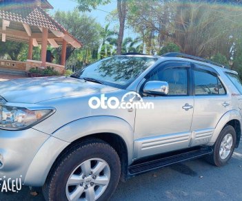 Toyota Fortuner 2011 - Bán Toyota Fortuner 2.5G 4x2MT sản xuất 2011, màu bạc giá cạnh tranh