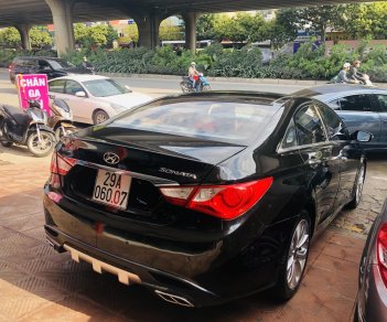 Hyundai Sonata 2010 - Bán Hyundai Sonata 2.0 năm sản xuất 2010 màu đen huyền bí, nhập Hàn trang bị full option