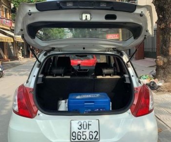 Suzuki Swift 2014 - Bán xe Suzuki Swift 1.4AT năm sản xuất 2014, màu trắng, giá tốt