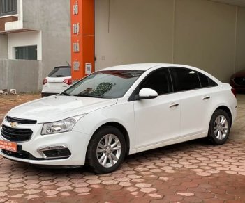 Chevrolet Cruze 2017 - Bán Chevrolet Cruze sản xuất 2017, màu trắng, 340tr