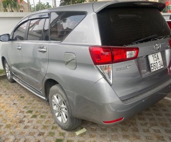 Toyota Innova   E  2018 - Cần bán lại xe Toyota Innova E sản xuất năm 2018, màu xám