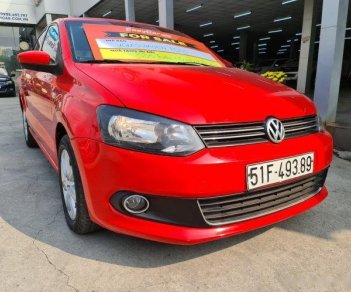 Volkswagen Polo   2015 - Cần bán xe Volkswagen Polo sản xuất năm 2015, màu đỏ  