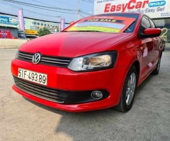 Volkswagen Polo   2015 - Cần bán xe Volkswagen Polo sản xuất năm 2015, màu đỏ  