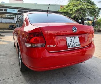 Volkswagen Polo   2015 - Cần bán xe Volkswagen Polo sản xuất năm 2015, màu đỏ  