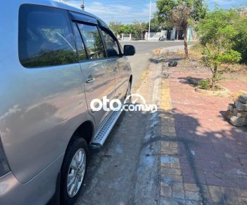 Toyota Innova  G   2011 - Cần bán gấp Toyota Innova G năm 2011, màu bạc, giá 275tr