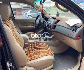 Toyota Fortuner V 2010 - Bán Toyota Fortuner V sản xuất năm 2010, màu đen