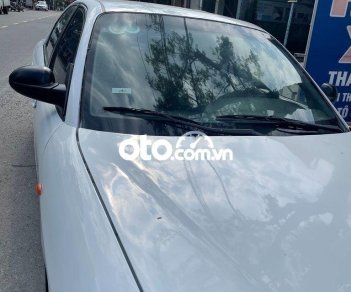 Daewoo Nubira 2001 - Cần bán gấp Daewoo Nubira 2.0 năm sản xuất 2001, màu trắng, xe nhập, 70tr