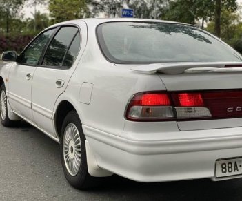 Nissan Cefiro 3.0 1996 - Cần bán gấp Nissan Cefiro 3.0 sản xuất năm 1996, màu trắng, xe nhập giá cạnh tranh