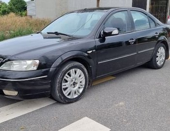 Ford Mondeo V6 2004 - Cần bán lại xe Ford Mondeo V6 sản xuất 2004, màu đen số tự động