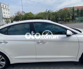 Hyundai Elantra AT 2019 - Bán Hyundai Elantra AT sản xuất 2019, màu trắng, 570tr