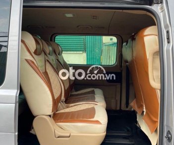 Hyundai Grand Starex 2018 - Cần bán lại xe Hyundai Grand Starex 2.4MT sản xuất năm 2018, màu bạc