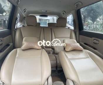 Nissan Grand livina 2012 - Bán Nissan Grand livina 1.8MT sản xuất năm 2012, màu vàng